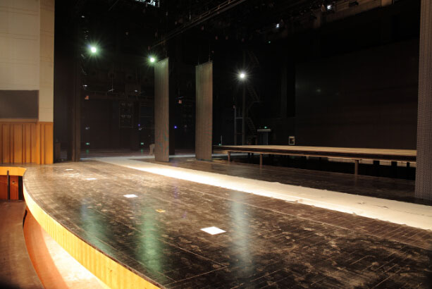 杭州蕭山大劇院舞臺(tái)木地板鋪設(shè)案例